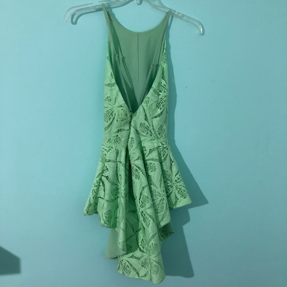 ☀️ NWOT Light Pastel Green High Low Top - Size M - Picture 6 of 12